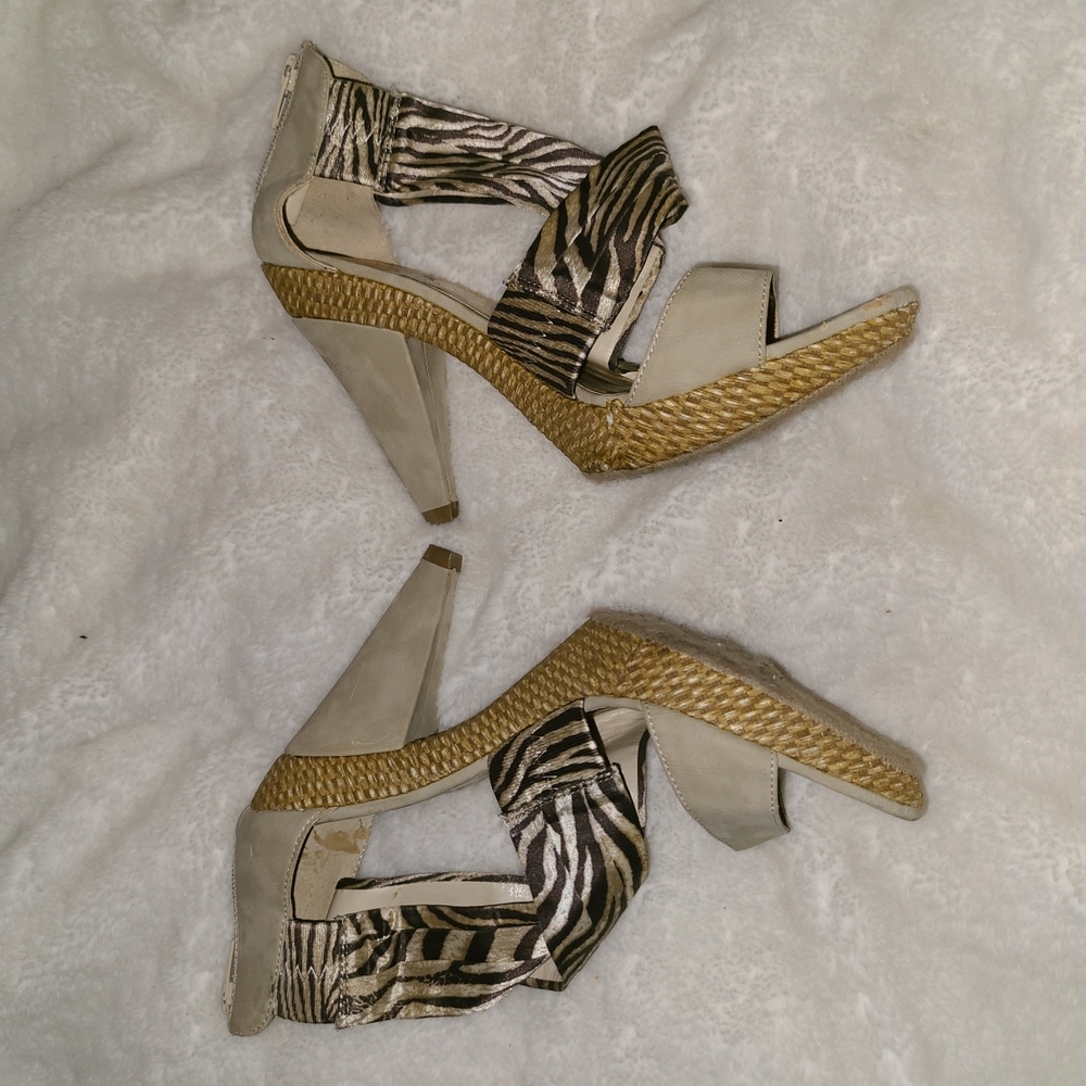 Bucco Size 10 (Saba) Gray Fabric & Brown Satin Zebra